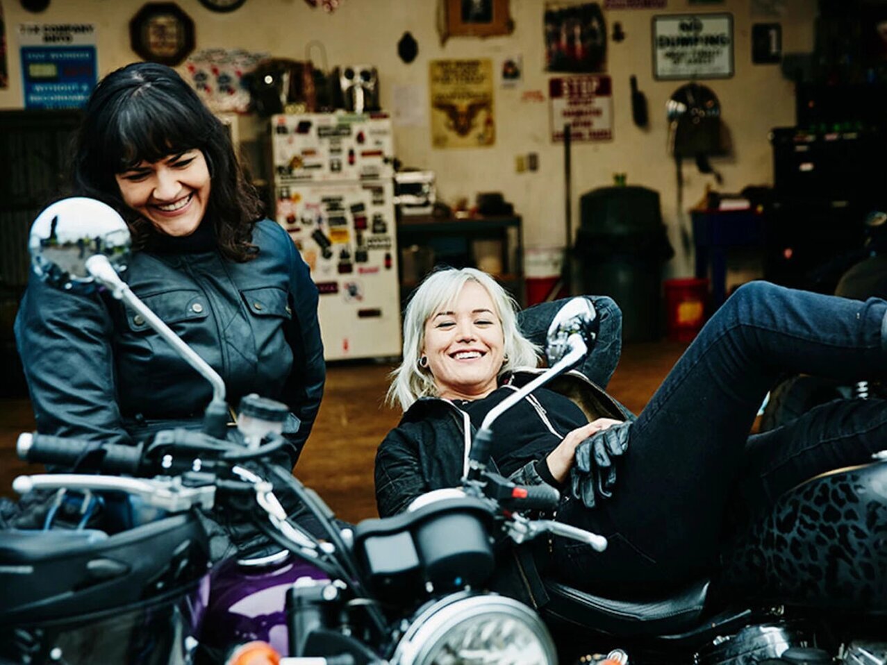 Can a Woman Wear a Men's Motorcycle Jacket? A Tailored Perspective